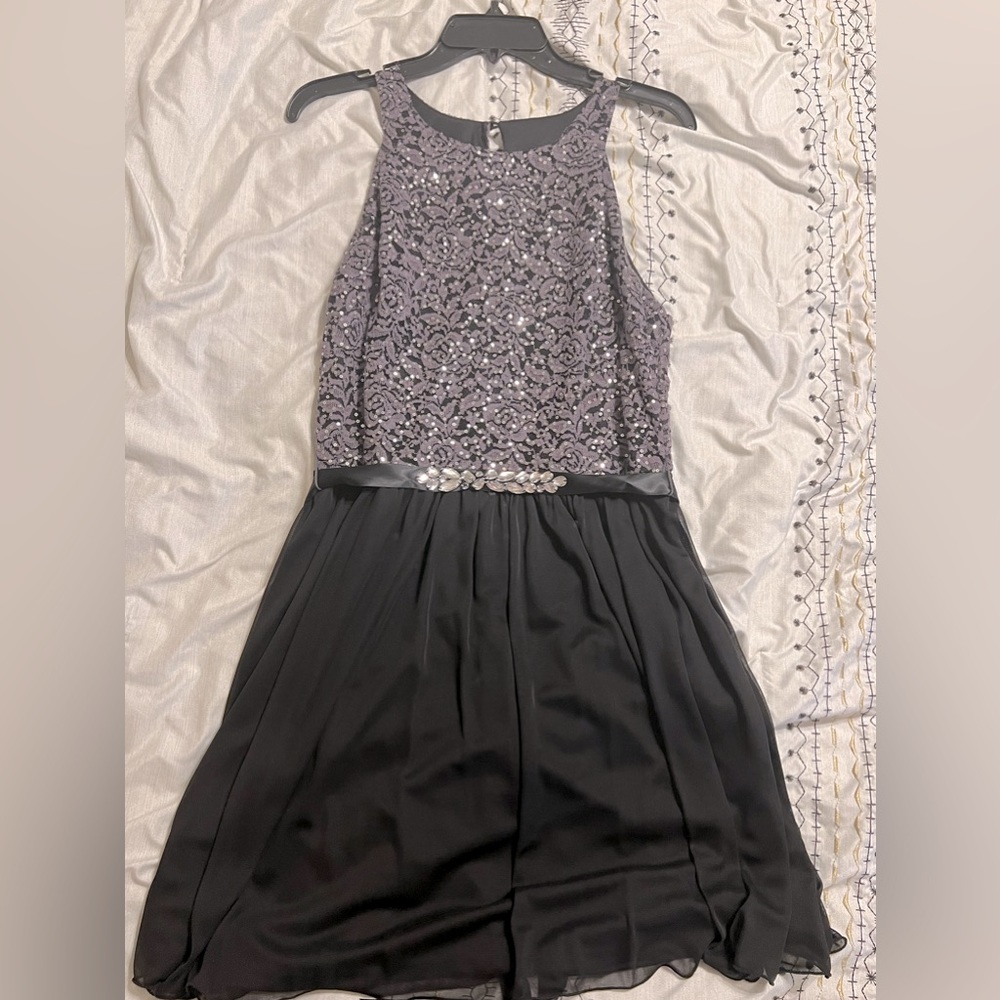 Very gently used - Party/cocktail dress - Sz 13 (junior’s)
